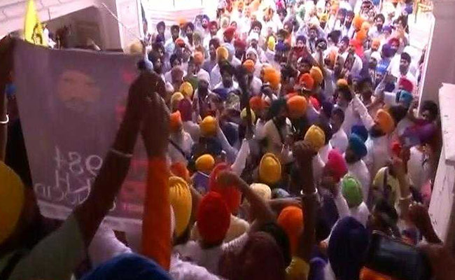 Clash In Golden Temple Complex On Operation Blue Star Anniversary