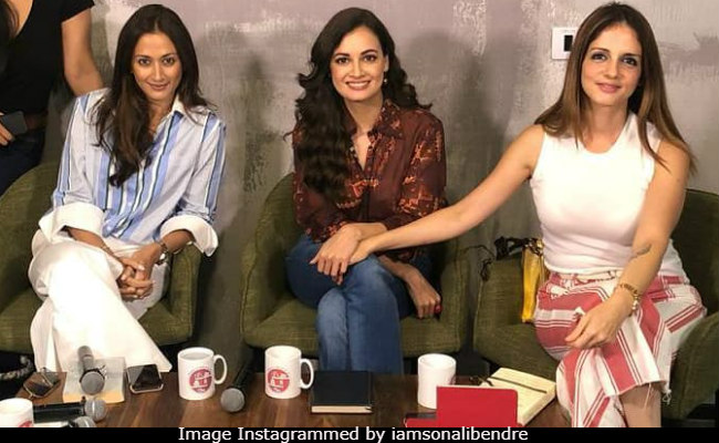 Sonali Bendre's Book Club Taken Over By Best Friends Dia Mirza, Sussanne Khan, Gayatri Joshi