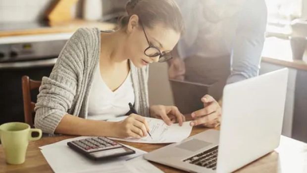 Working From Home और वर्क फॉर होम के बीच खुद का कैसे रखें ख्याल...