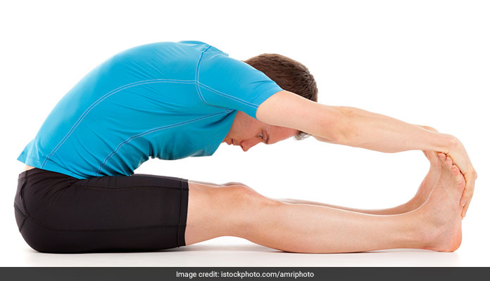 Yoga Asanas For Winter: सर्दियों में शरीर को गर्म रखेंगे ये 5 आसान योगासन, तन और मन के लिए भी हैं फायदेमंद