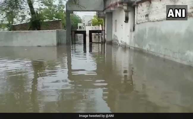 Mumbai Weather To Get Better, Gujarat On Red Alert For Heavy Rains: Live