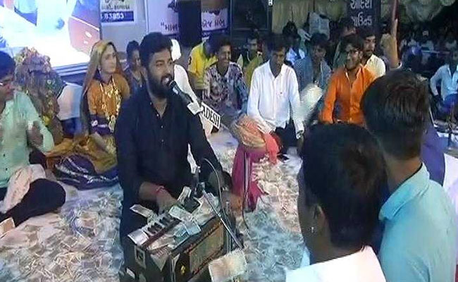 50 Lakh Showered On Gujarat Folk Singers. "For An Ambulance," Says Organiser