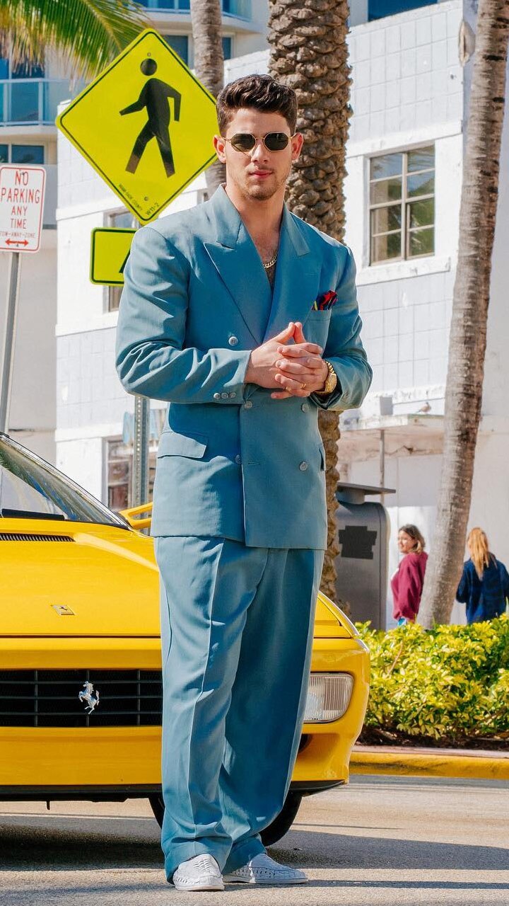 Sagoma Di Cartone Celebrity Cutouts Nick Jonas (Mini Formato 60,5 Cm) – Blue Suit, Collezione - 4