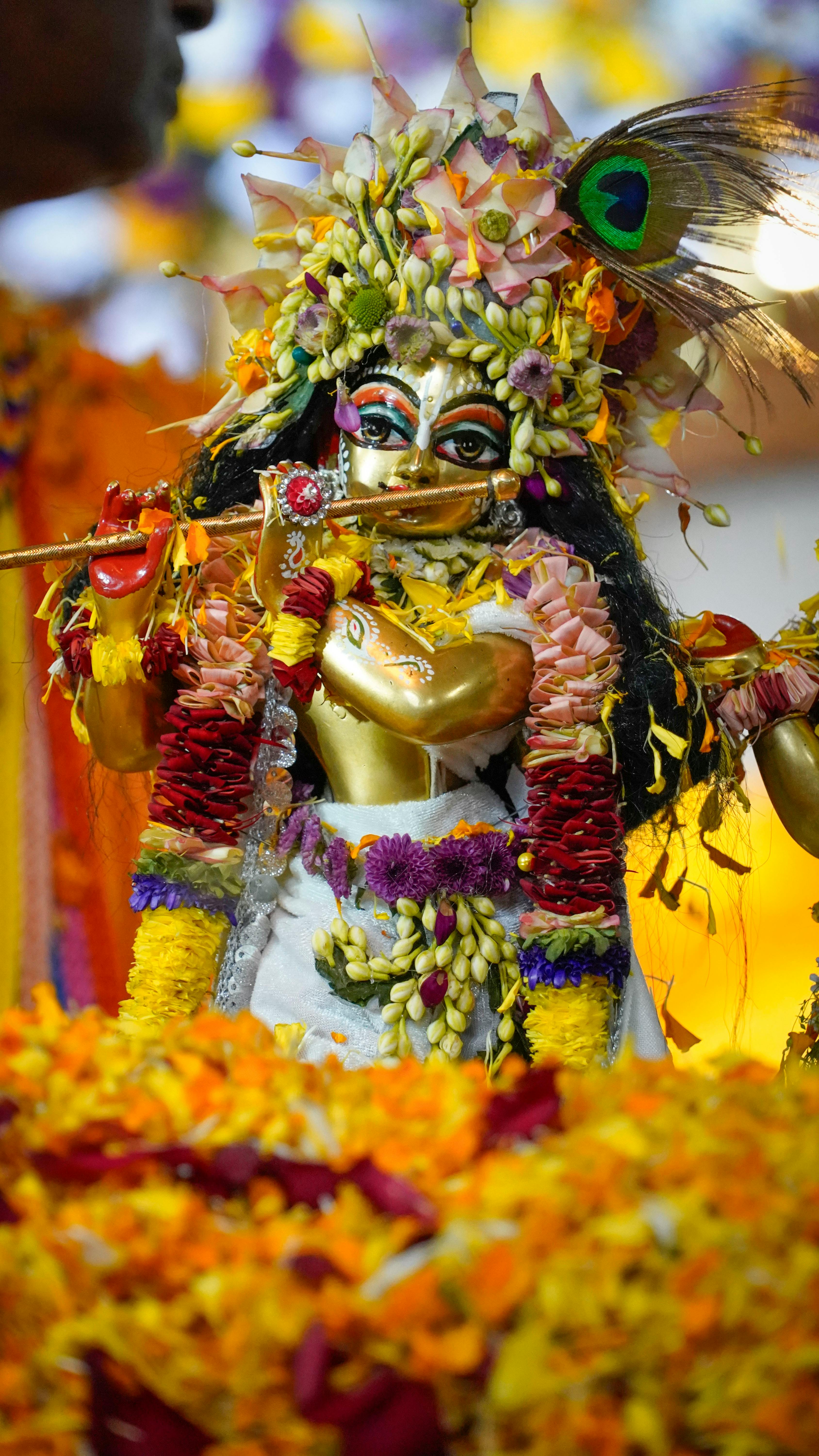जन्माष्टमी: श्रीकृष्ण के प्रिय 5 फूल