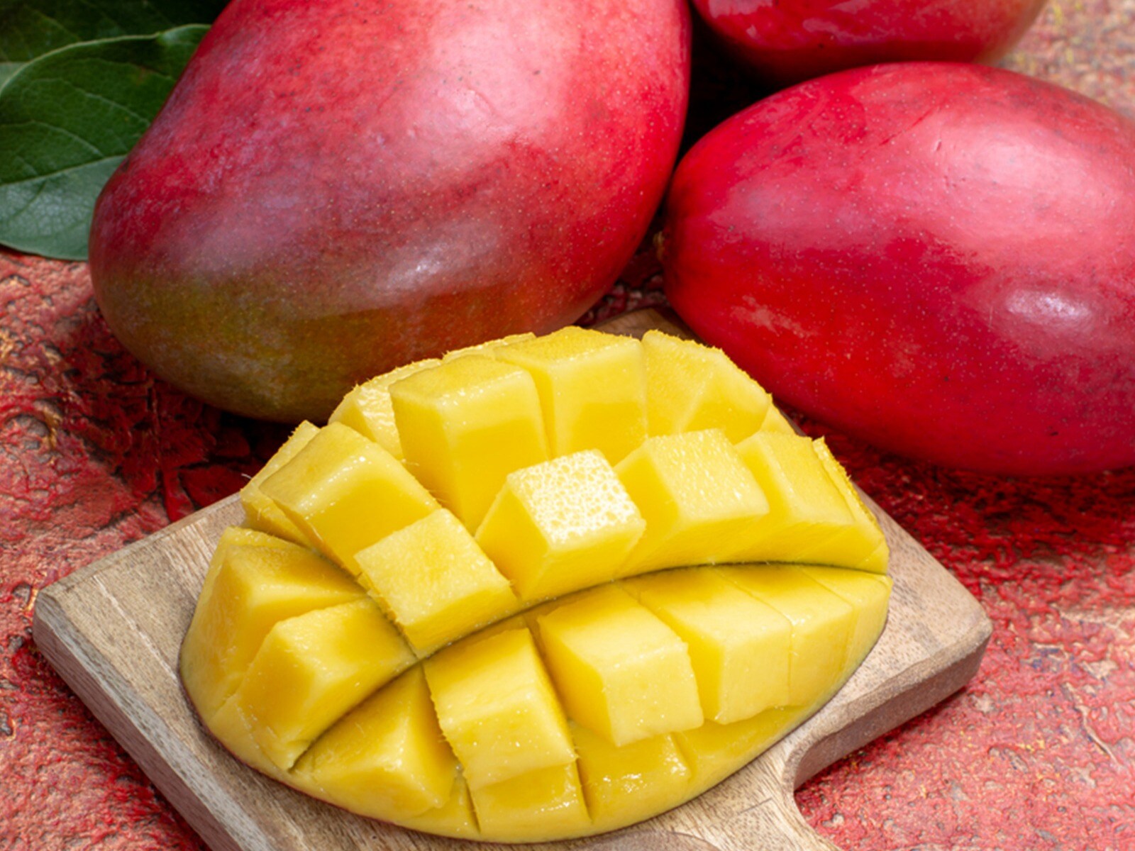 Health Tips मनपसंद फल है आम, तो हो जाएं सावधान, सेहत को हो सकते हैं ये