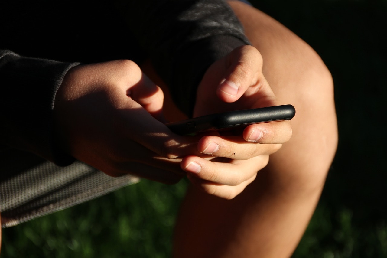 10 Bad Effects Of Mobile Phones On Students