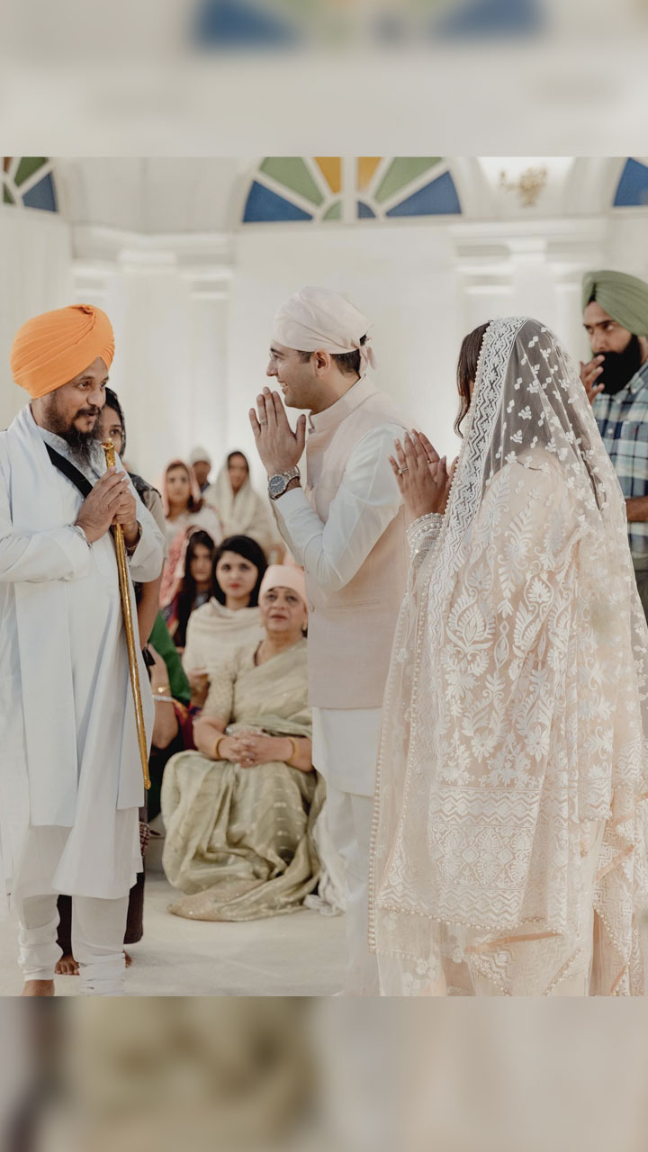 parineeti engagement dress Parineeti Chopra looks resplendent in a rosette blush crystal sequin Manish  Malhotra-designed saree for her wedding reception with Raghav Chadha; see  unseen photos : Bollywood News