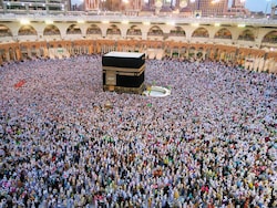 "Red Line": Saudi Claims Houthis Targetted Mecca, Iran-Backed Group Denies
