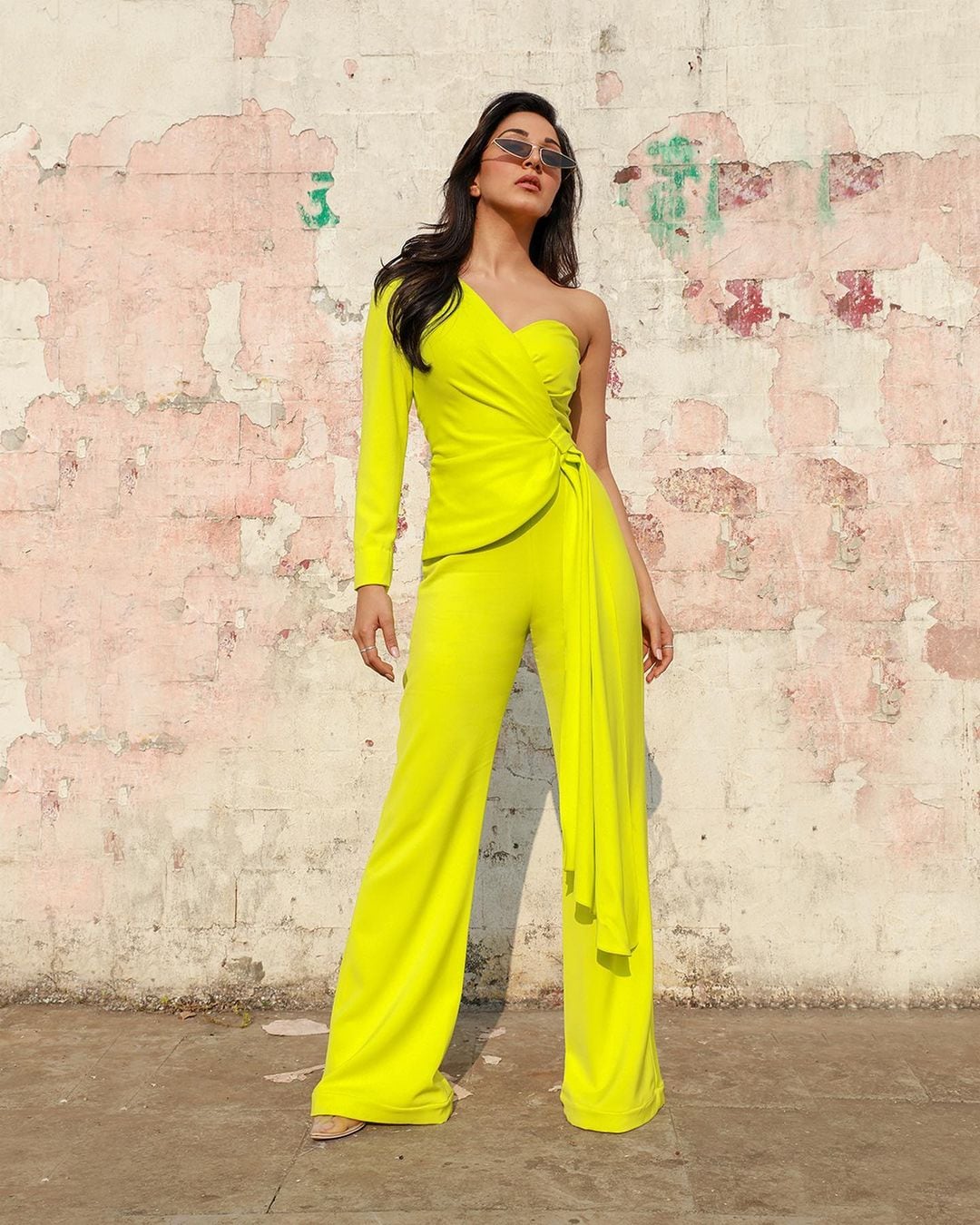kiara advani neon dress Kiara Advani stuns in neon green dress