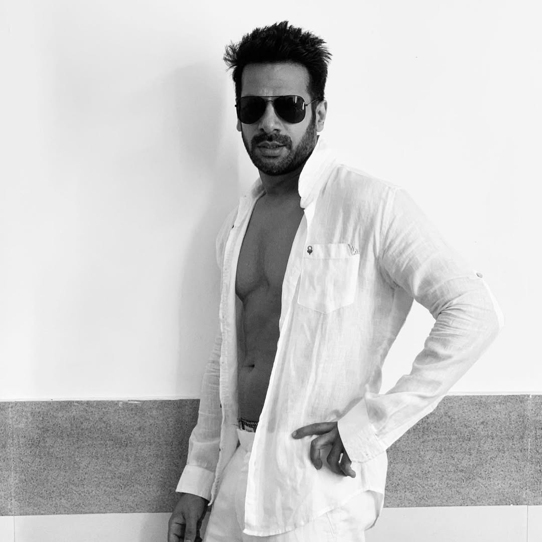 karanveermehra_1595414466_2358829966355134211_228925022-nnedyjtjjb.jpg