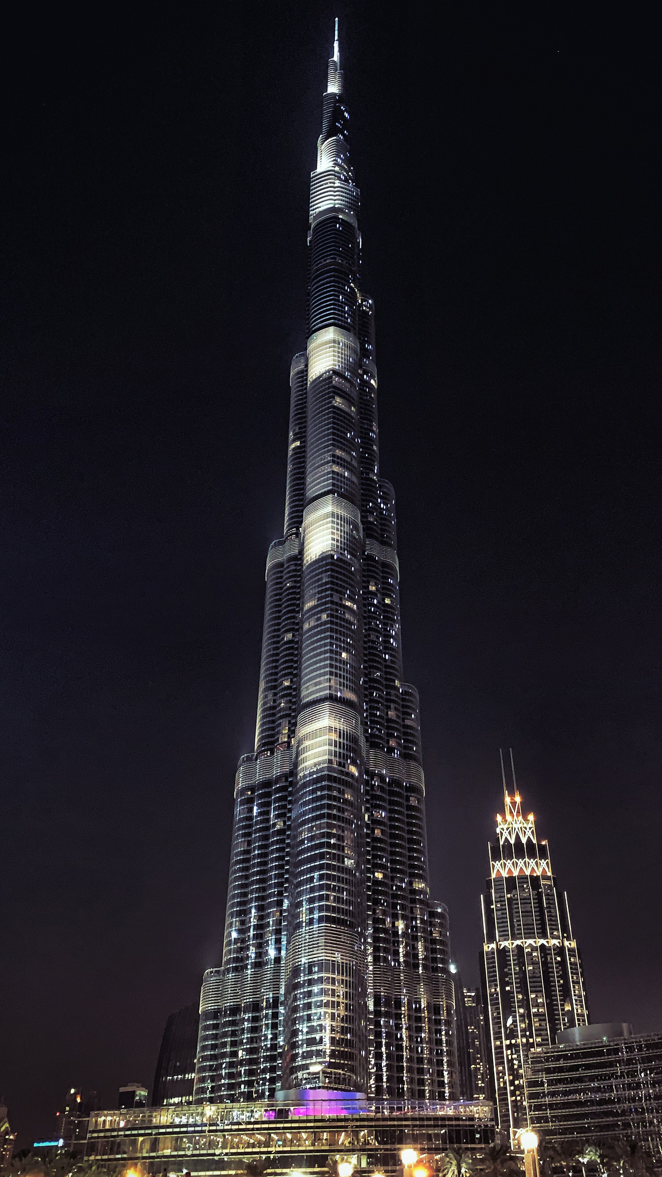 Dubais Burj Khalifa Is The Tallest Building In The World Flipboard