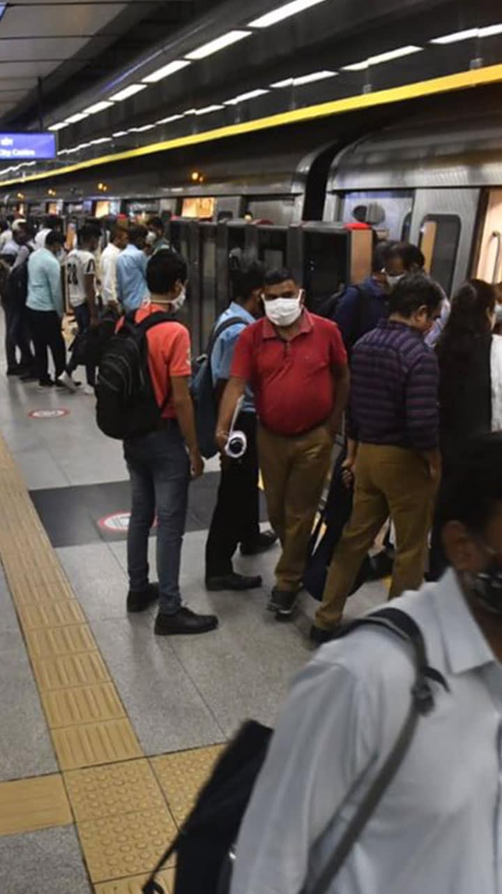 Crowded Metro Station In Delhi