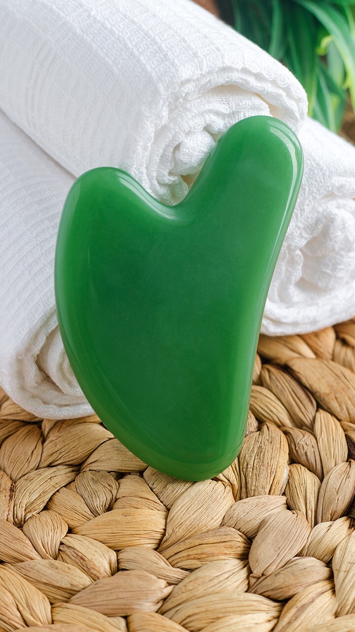 Ditch face roller for Gua Sha technique 