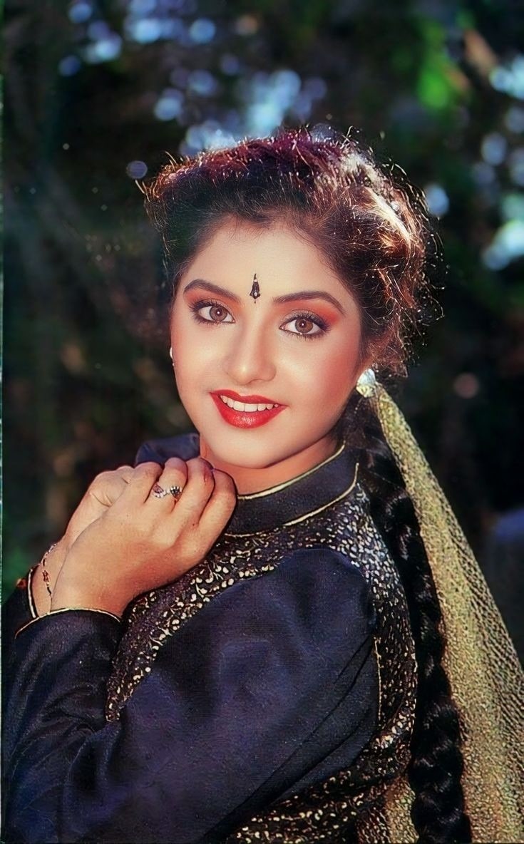 Divya Divya Bharti Childhood Picture