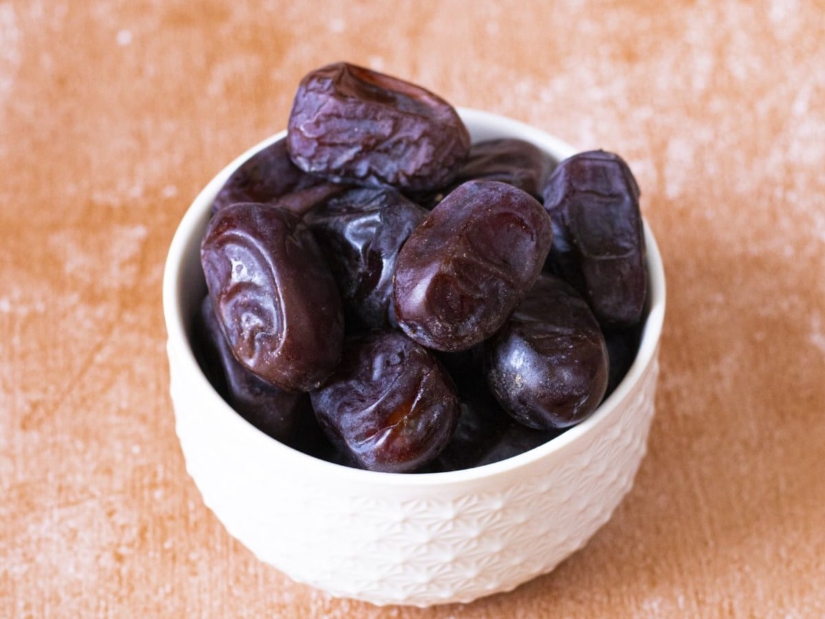 Health Benefits Of Eating Dates Regularly health-benefits-of-eating-dates-regularly