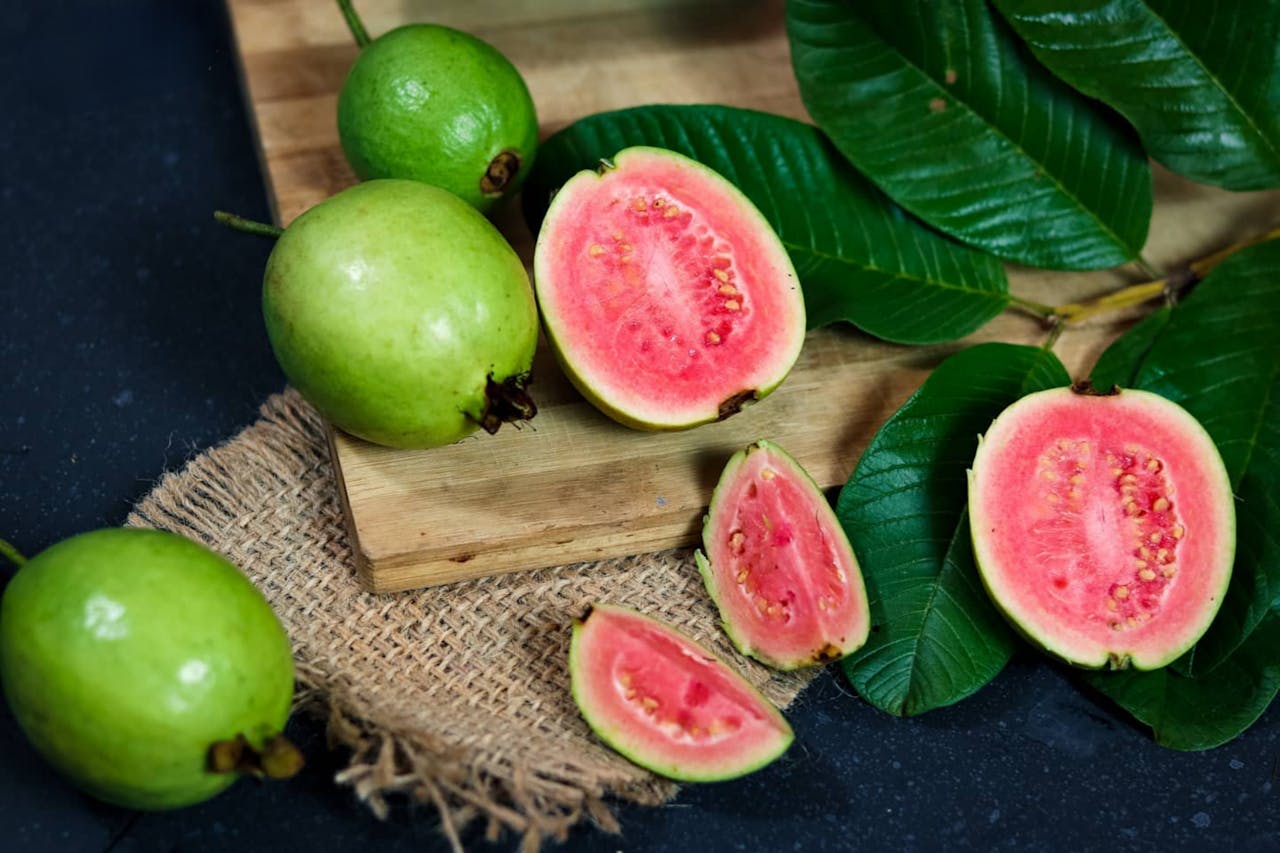 Health Benefits Of Guava And Its Leaves