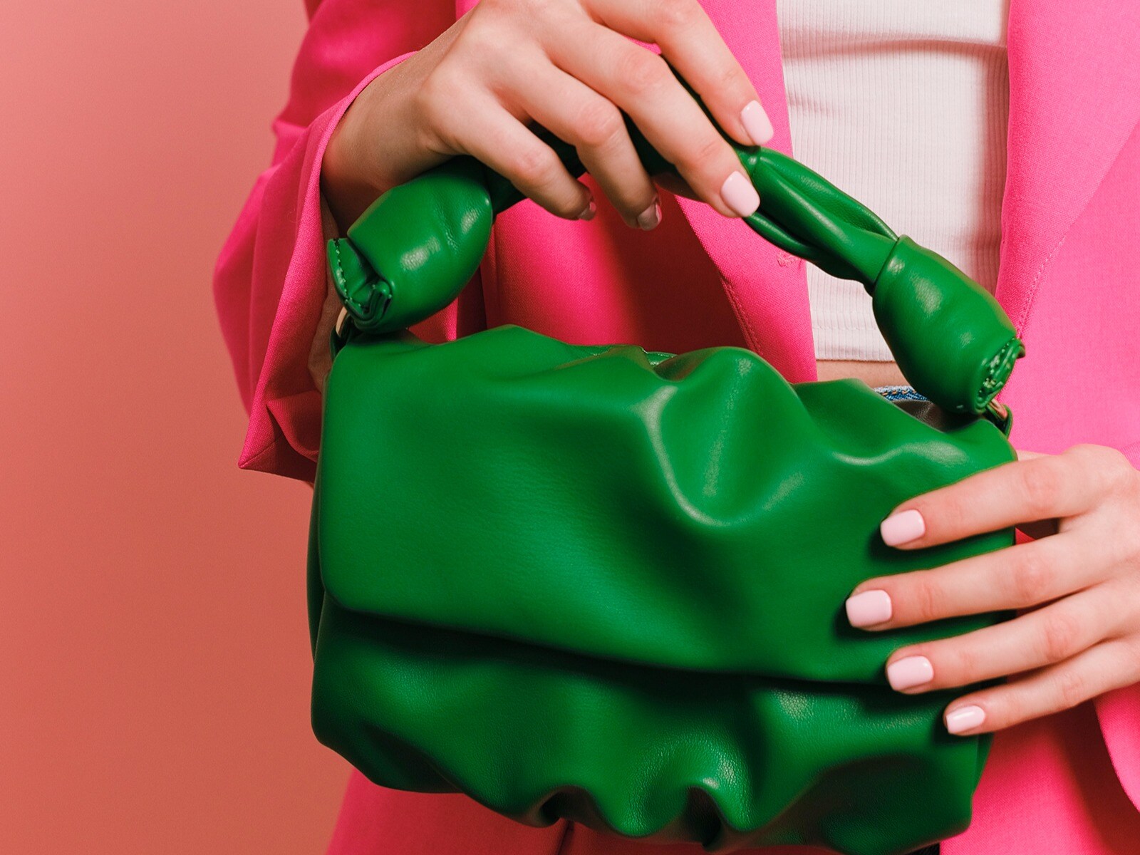 Purchasing A Handbag? Keep These Tips In Mind
