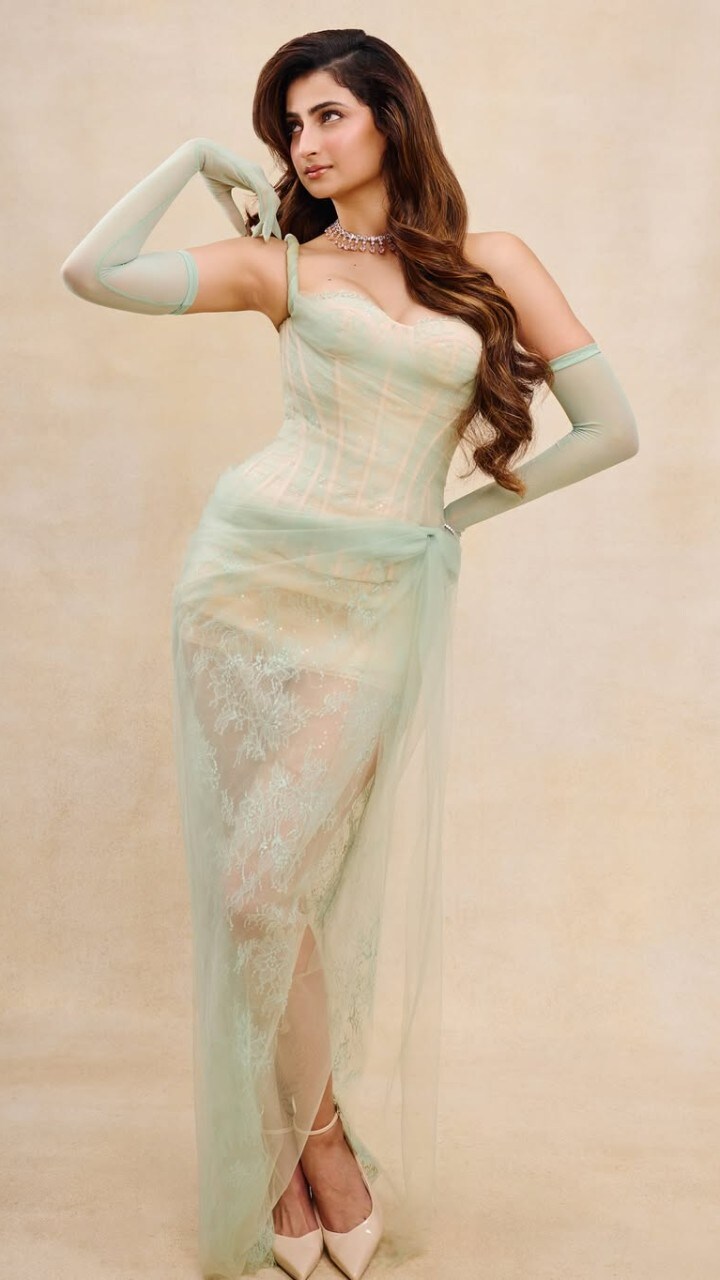 Palak Tiwari Channels Old Hollywood Charm in Dreamy Pastels