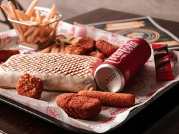 डायबिटीज के खतरे को बढ़ा सकते हैं फूड आइटम्स, जानिए किन चीजों से बना लेनी चाहिए दूरी, एक्सपर्ट से जानें