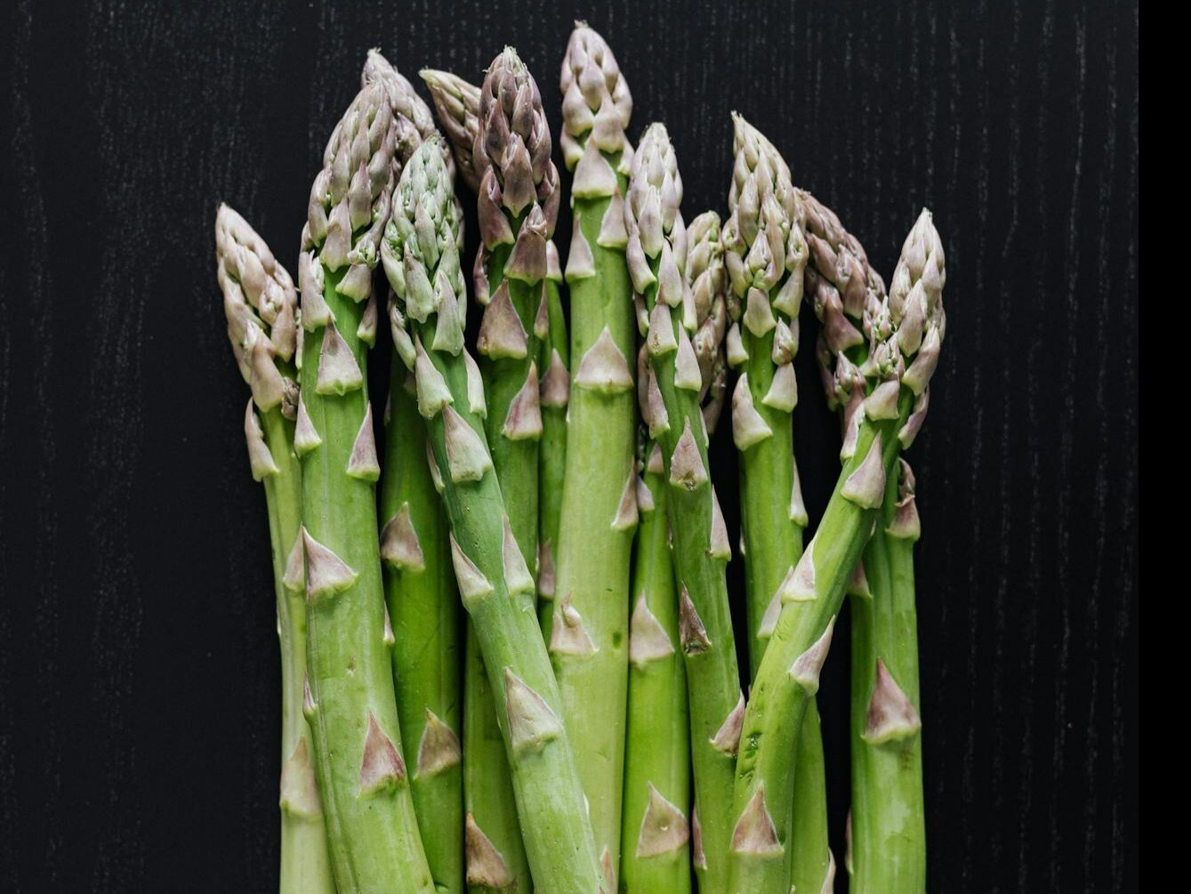 Asparagus for Heart Health: Managing Blood Pressure with Vitamin K – The Unfolding Story of the Royal Spear