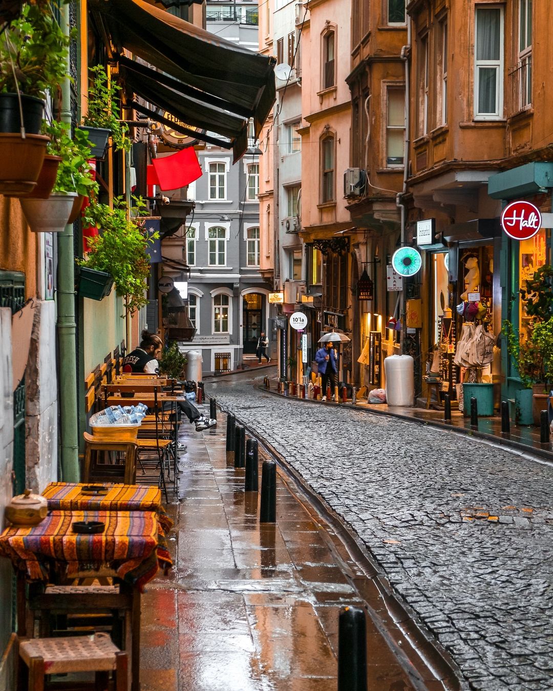 World Holiday Destinations street