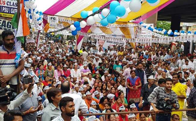 क्या होती है आदर्श आचार संहिता? जानिए भारत में इसे पहली बार कब किया गया लागू