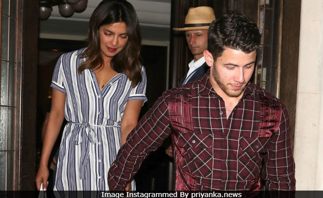 In Viral Video, Priyanka Chopra Appears To Take Off A Ring Before Exiting Airport