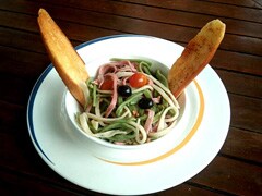 One Pot Spinach, Beet & Garlic Linguine
