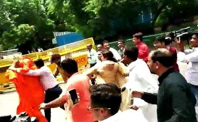 Police Files Case After Attack On Swami Agnivesh Outside BJP Headquarters