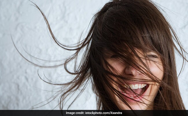 मॉनसून में बालों को झड़ने और बेजान होने से बचाएंगे ये 11 TIPS