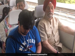 Caught In A Jam, Minister Took Delhi Metro. Then Shared His Review On Twitter Caught In A Jam, Minister Took Delhi Metro. Then Shared His Review On Twitter
