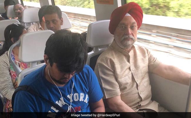 दिल्ली के जाम में फंसे शहरी विकास मंत्री, जानिए कैसे समय पर पहुंचे एयरपोर्ट