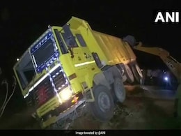 यूपी: तेज रफ्तार ट्रक और ट्रैक्टर में जोरदार टक्कर, 7 की मौत यूपी: तेज रफ्तार ट्रक और ट्रैक्टर में जोरदार टक्कर, 7 की मौत