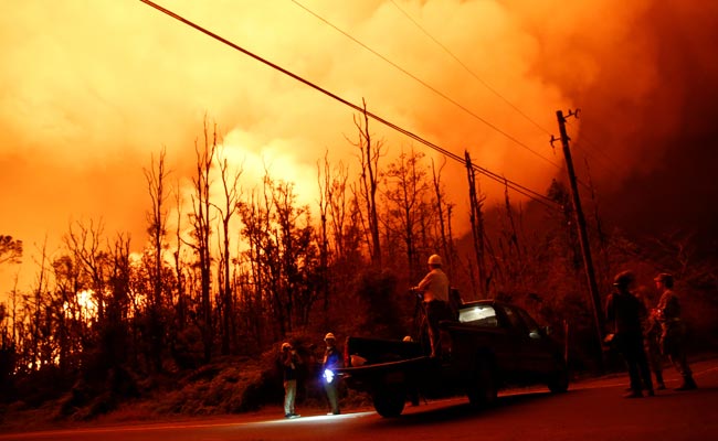 Hawaii's Kilauea Volcano Explosion Spews Ash As Lava Flows Into Sea