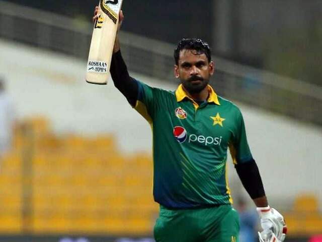 Pakistani stalwarts Shoaib Malik & Mohammad Hafiz is out of central contract, but... Pakistani stalwarts Shoaib Malik & Mohammad Hafiz is out of central contract, but...