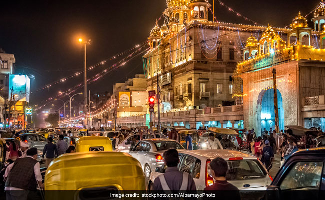 Man Suggests Quitting Software Job To Sell Lehengas At Chandni Chowk, Internet Divided
