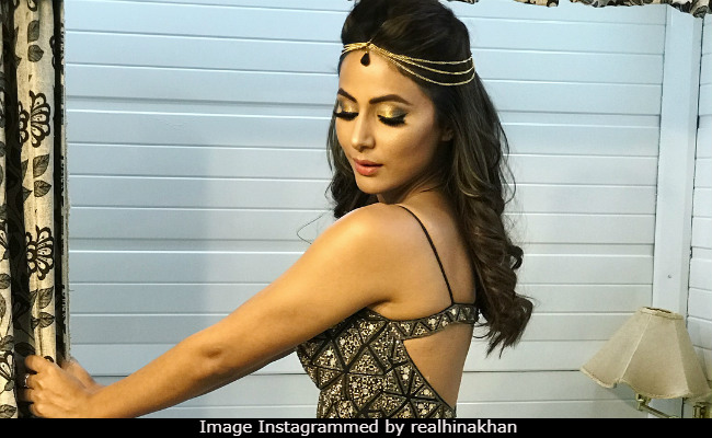 Hina Khan Trolled For 'Not Knowing How To Behave During Ramzan'