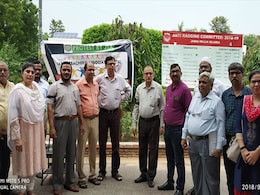 शिक्षक दिवस पर जामिया में अध्यापकों और कर्मचारियों ने इस वजह से किया विरोध प्रदर्शन शिक्षक दिवस पर जामिया में अध्यापकों और कर्मचारियों ने इस वजह से किया विरोध प्रदर्शन