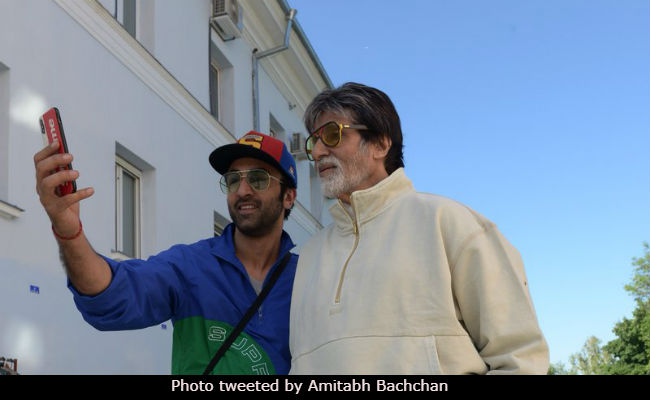 <I>Brahmastra</I>: Amitabh Bachchan And Ranbir Kapoor Bond Over 'Selfies And All' In New York