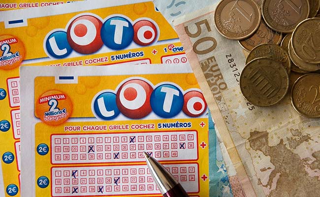 UK Woman Fights Legal Battle To Determine Whether She Won Lottery Prize Of 10 Pounds Or 1 Million Pounds