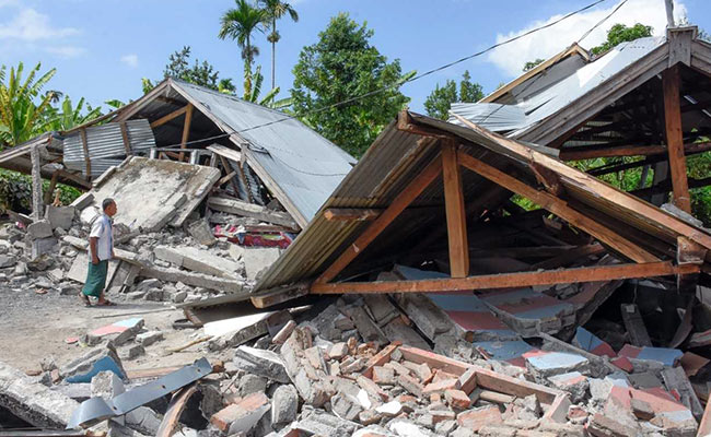 Fresh 6.9-Magnitude Earthquake Hits Indonesia's Lombok