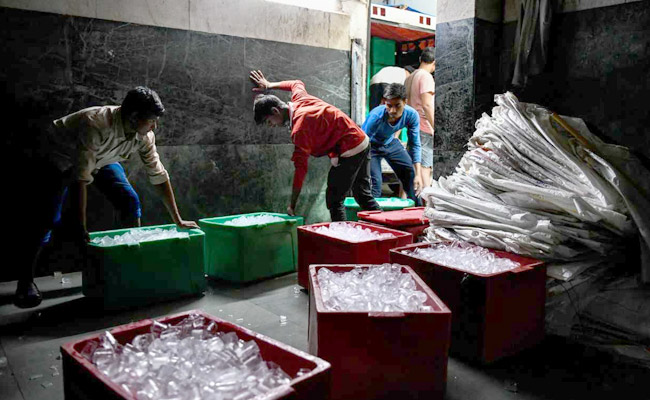 Meet The Men Who Work Overtime To Keep Delhi Cool In Summers