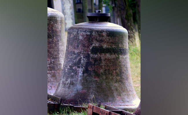277-Year-Old Giant, Iron Bell Weighing 200 Kg Discovered In Chinese Village