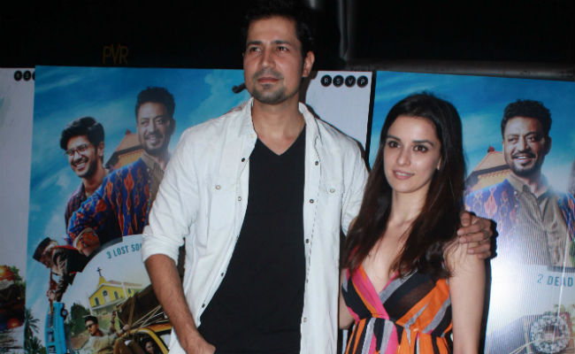 Pics Of Sumeet Vyas And Girlfriend Ekta Kaul From <i>Karwaan</i> Screening