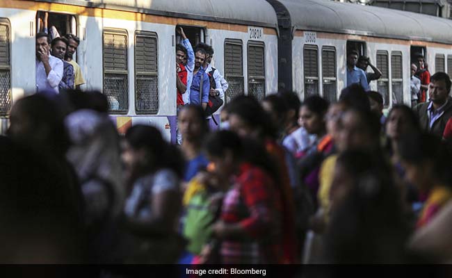 India's Job Market Stagnant Despite Fastest Growth: Report