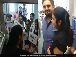 Indore: Man Proposes To Girlfriend On IndiGo Flight Minutes Before Takeoff Indore: Man Proposes To Girlfriend On IndiGo Flight Minutes Before Takeoff