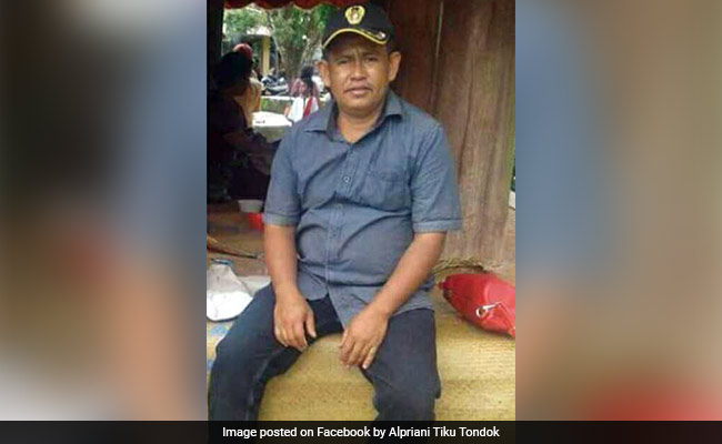 Indonesian Man Crushed To Death As His Mother's Coffin Falls On Him
