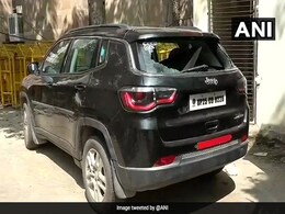 दिल्ली: रॉन्ग साइड में कार चलाकर 50 वर्षीय महिला को पहले कुचला, फिर 100 मीटर तक घसीटा दिल्ली: रॉन्ग साइड में कार चलाकर 50 वर्षीय महिला को पहले कुचला, फिर 100 मीटर तक घसीटा