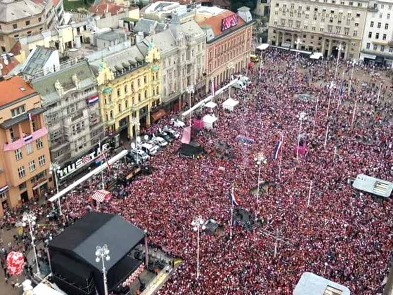 BEST OF WORLD CUP 2018: कुछ ऐसा अभूतपूर्व स्वागत हुआ क्रोएशिया टीम का घर लौटने पर, Amazing Videos