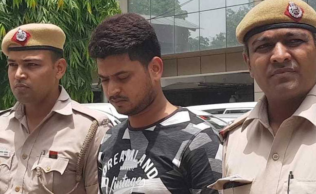 दिल्ली पुलिस ने नौकरी के बहाने ठगी करने वाले 'बंटी बबली' को किया गिरफ्तार